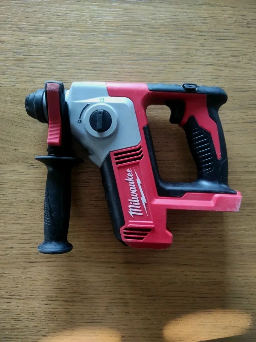 Milwaukee M18 BH-0 DRILL Dowel - Image 1
