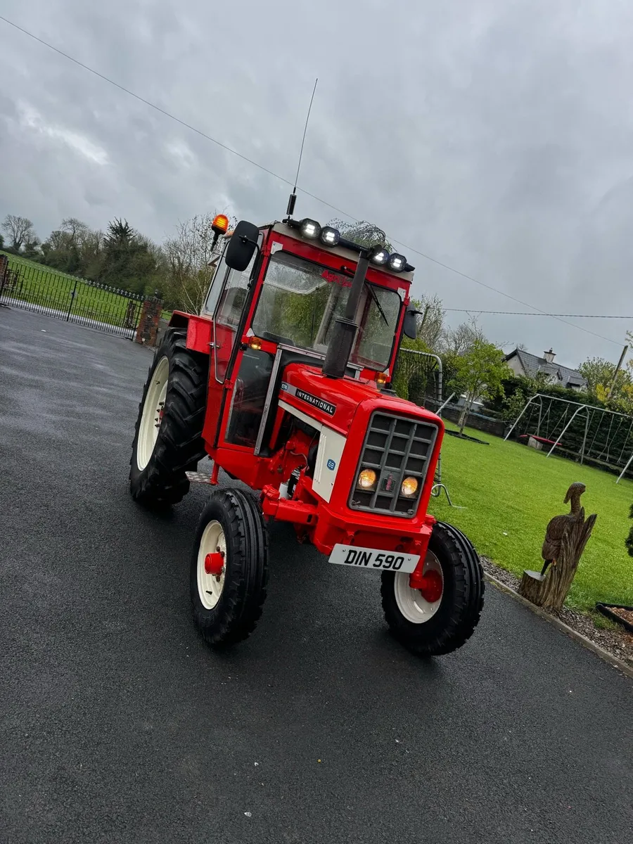 International 574 tractor - Image 1
