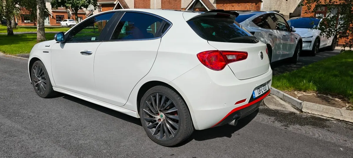 Alfa Romeo Giulietta 2013 - Image 3