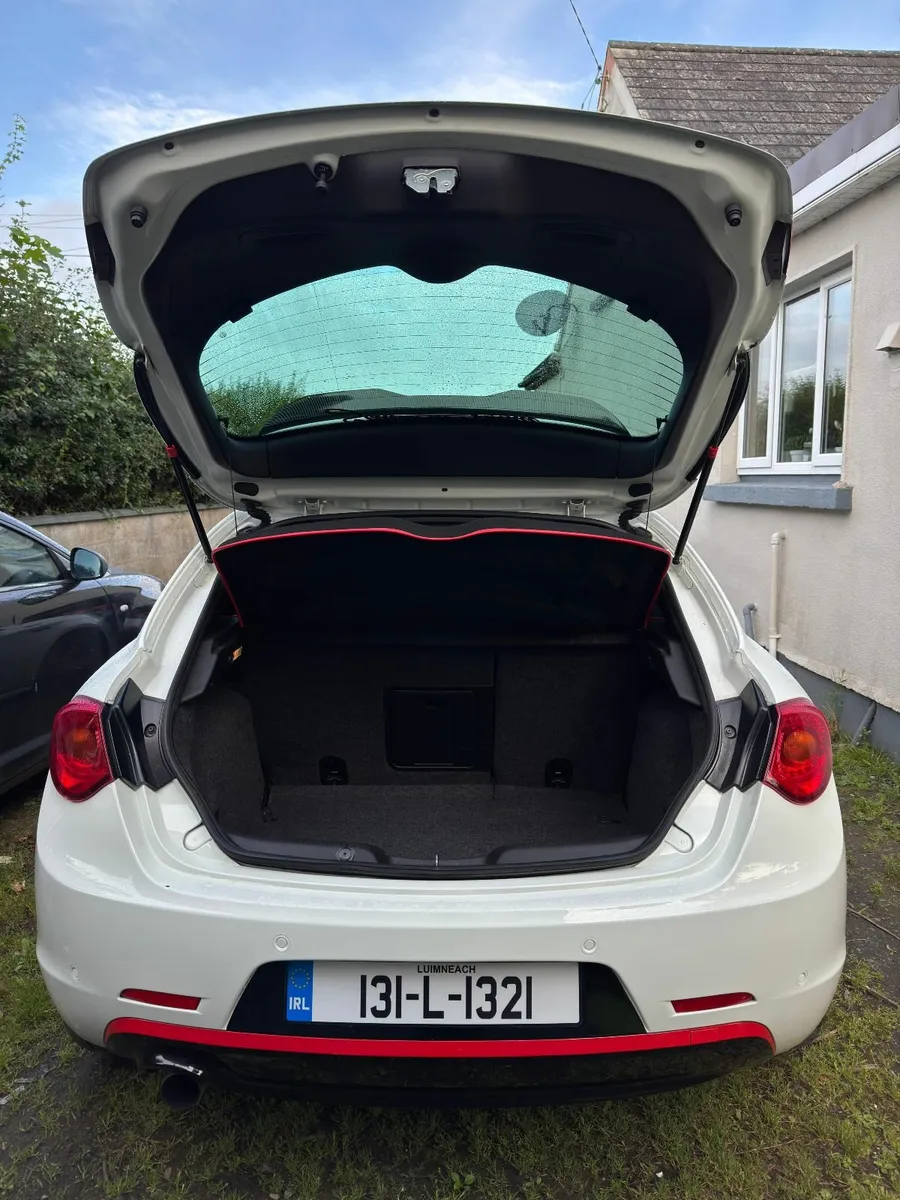Alfa Romeo Giulietta 2013 - Image 4