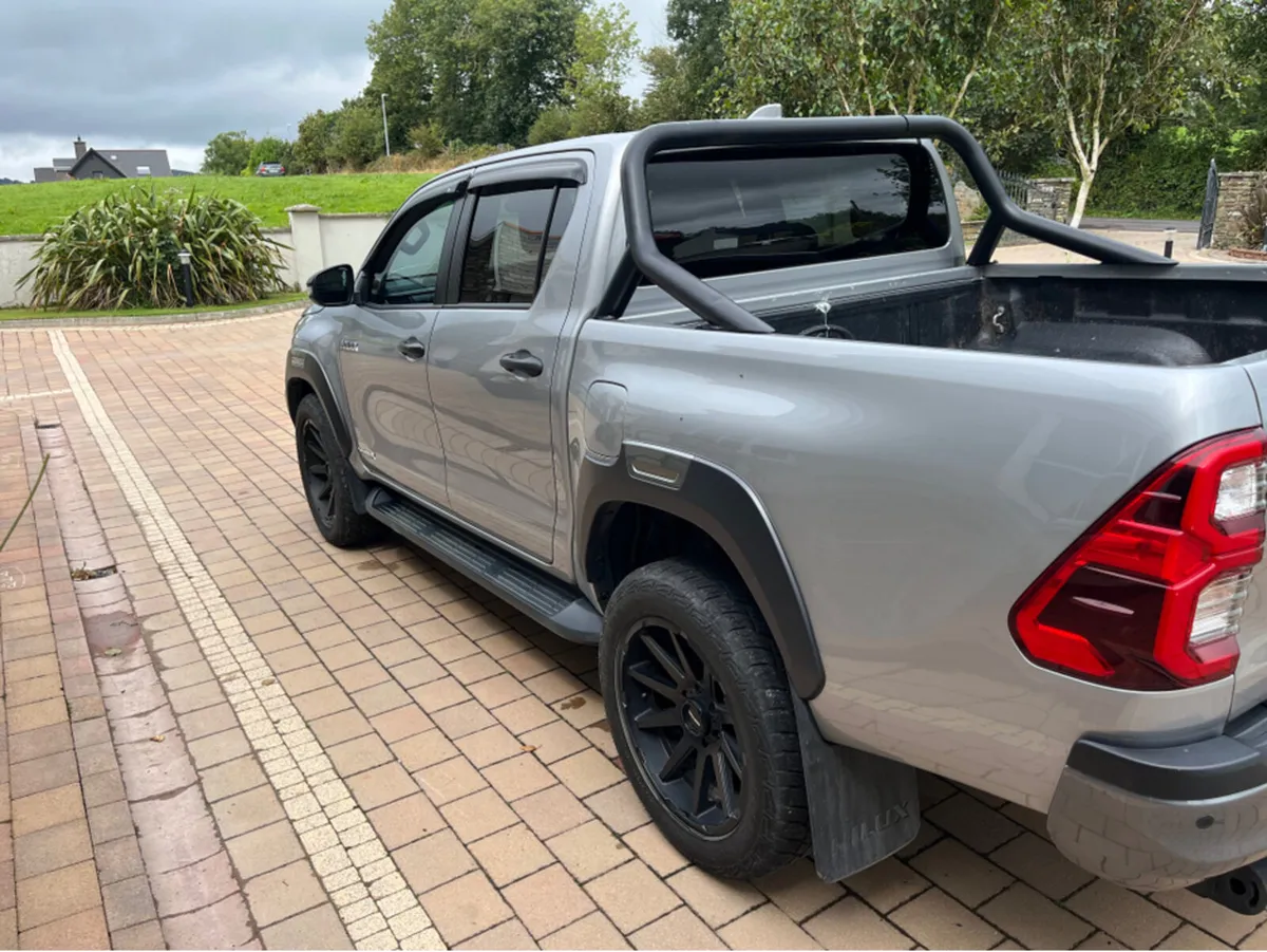 Toyota Hilux INVINCIB X D-4D 4WD INVINCIBLE DCB - Image 3