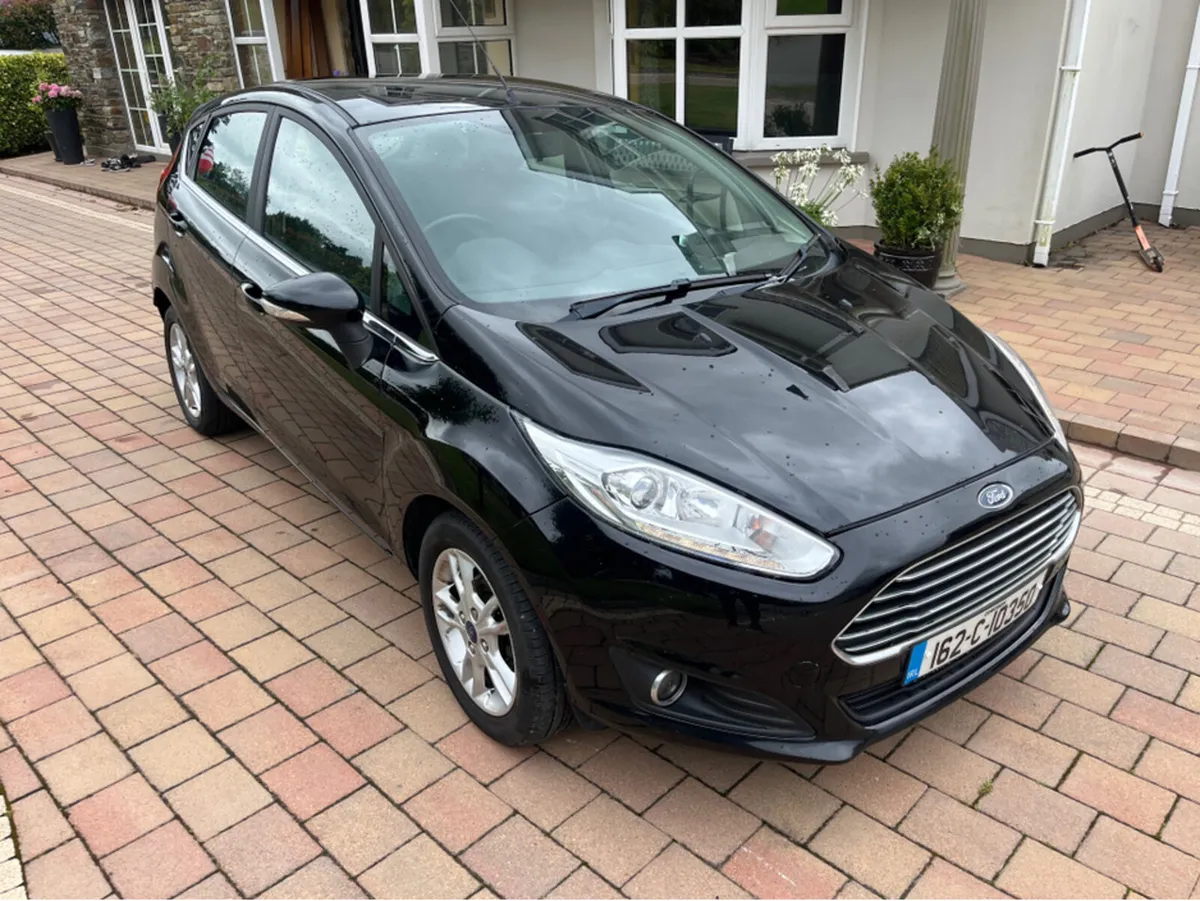 Ford Fiesta 1.25 ZETEC 82PS 5DR ARGENTO - Image 1