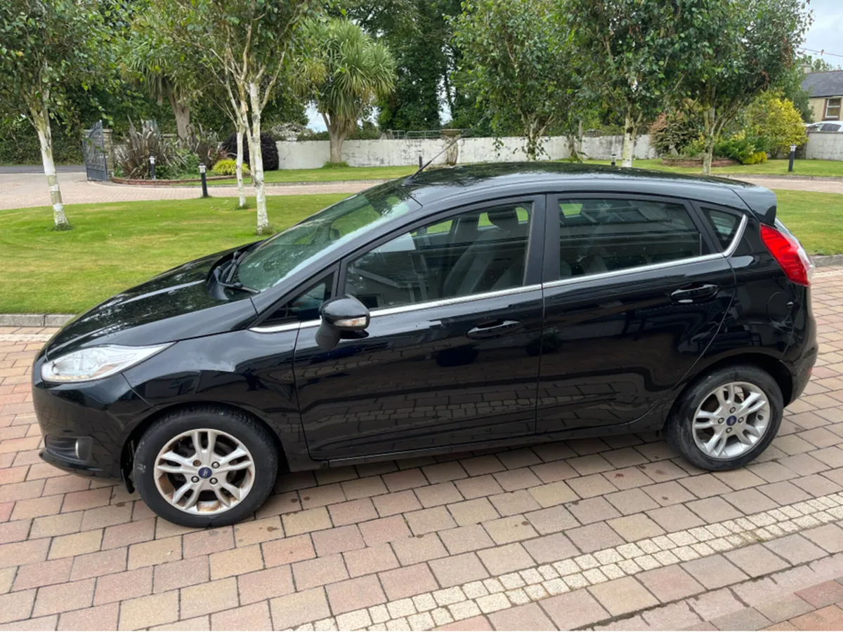 Ford Fiesta 1.25 ZETEC 82PS 5DR ARGENTO - Image 4