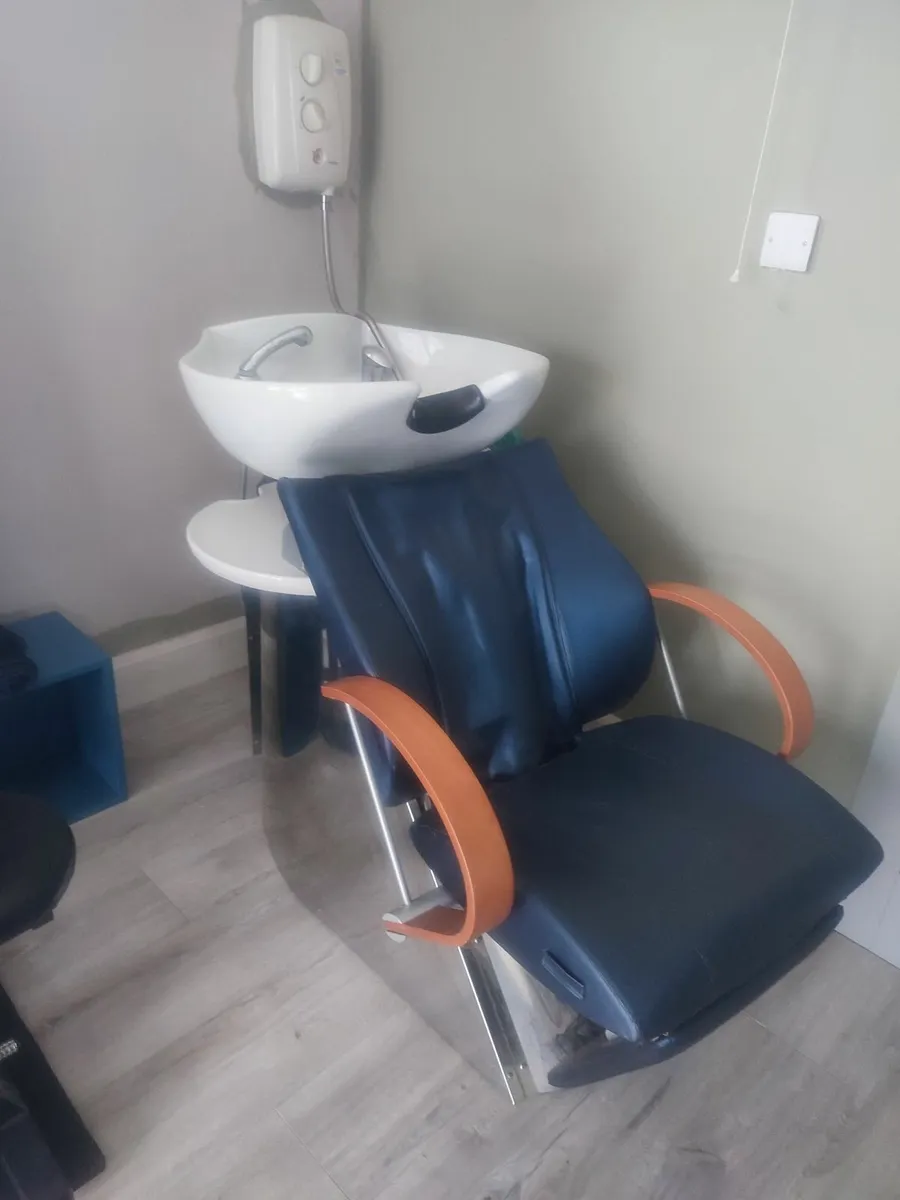 Salon wash basin