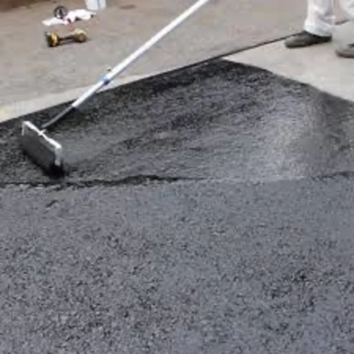 Roof/driveway paint - Image 4