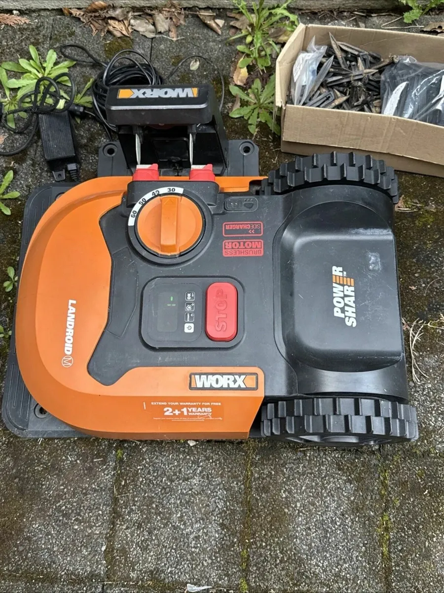 WORX Landroid M500 WR141E robotic lawnmower - Image 1