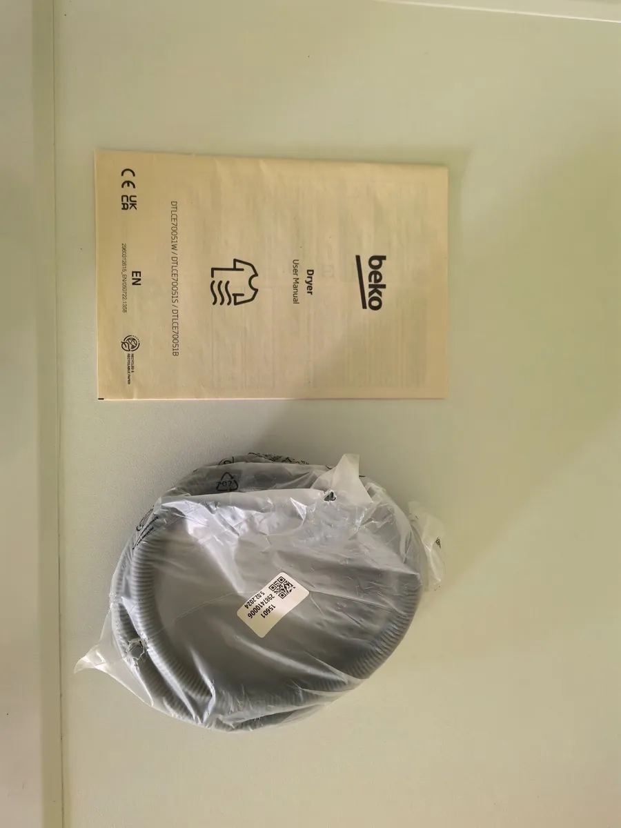 tumble dryer/nearly new with instruction manual - Image 3