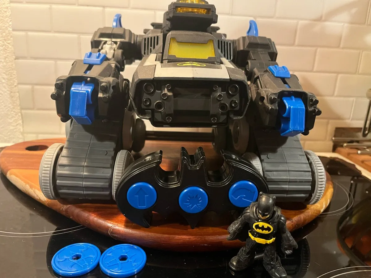 Imaginext Batman BatBot transforming robot - Image 1