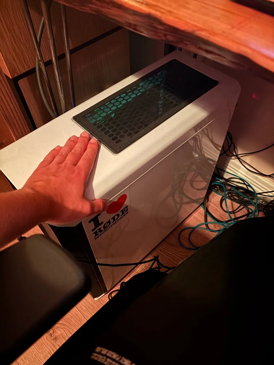 Gaming Desktop (8GB VRAM, 32GB RAM, i7-9 Series) - Image 2