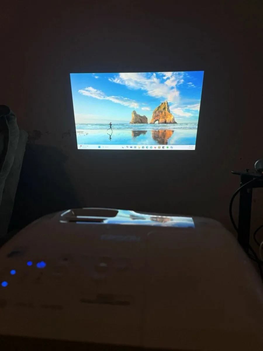 Epson H709AHome Cinema 2045Wireless 3D - Image 1