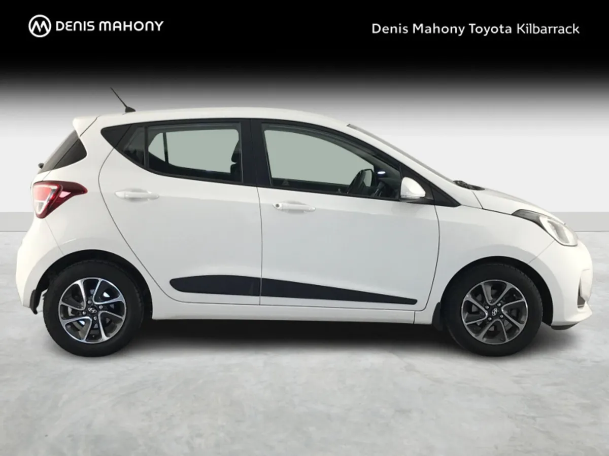 Hyundai i10 DELUXE 4DR - Image 3