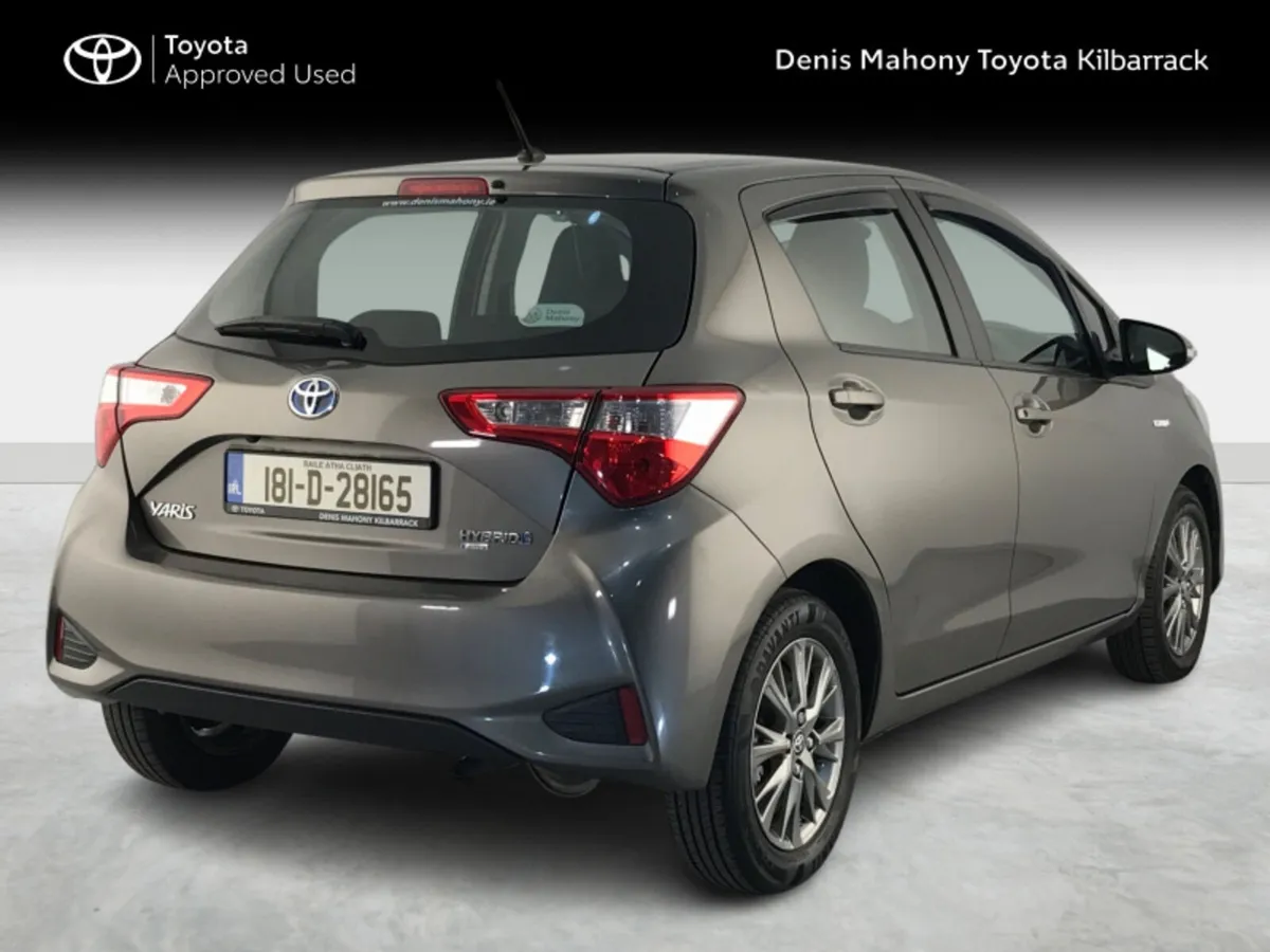 Toyota Yaris HYBRID LUNA - Image 2