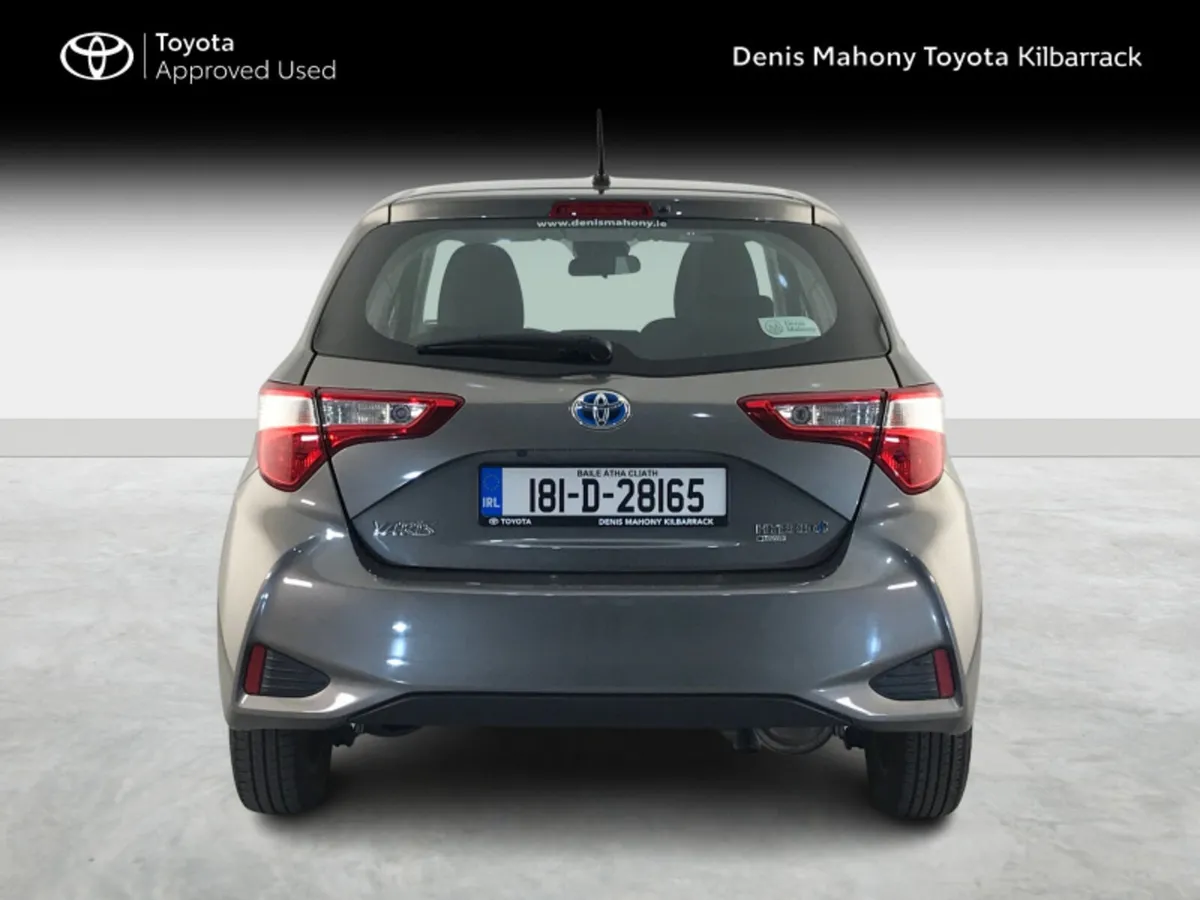 Toyota Yaris HYBRID LUNA - Image 4