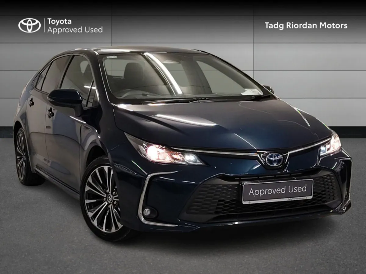 Toyota Corolla LUNA SPORT SALOON - Image 1