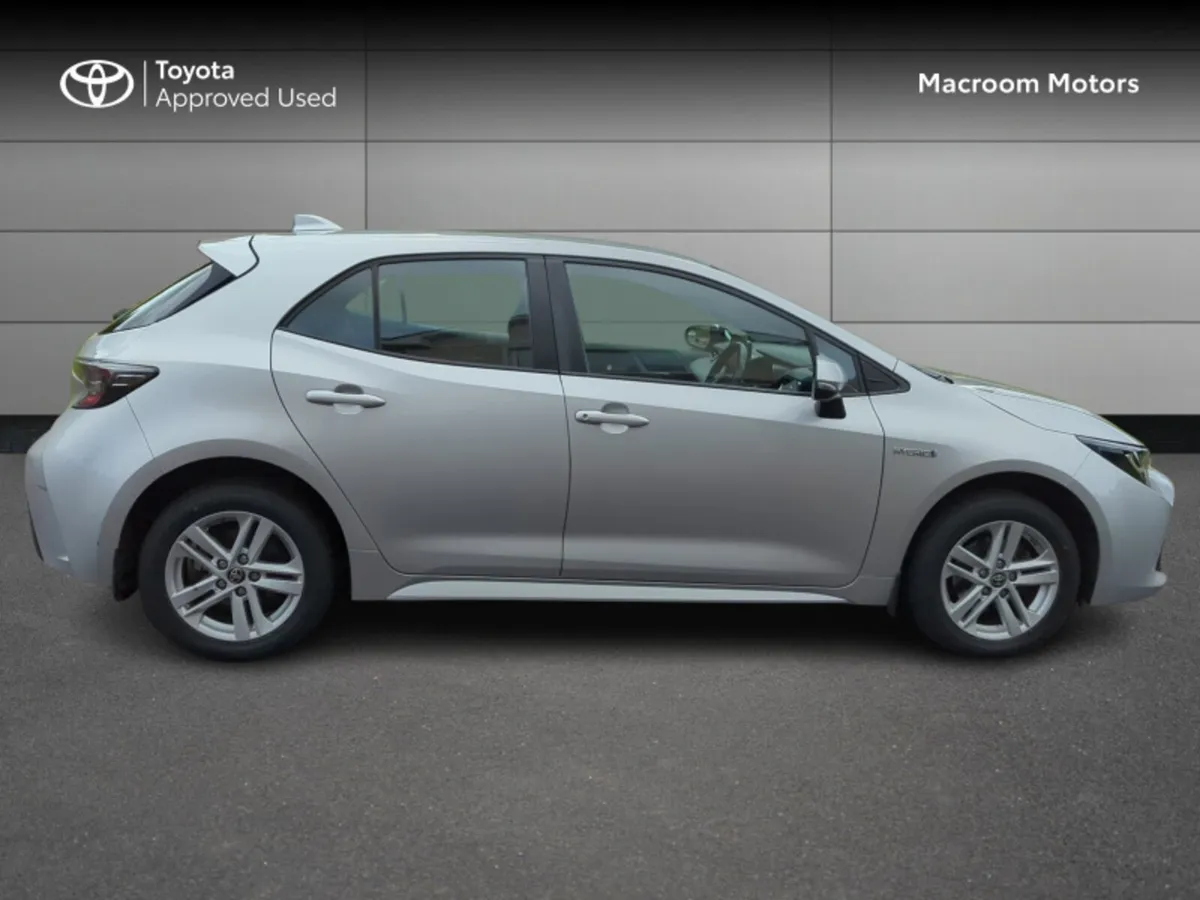Toyota Corolla HYBRID LUNA H/B 4DR AUTO A - Image 3