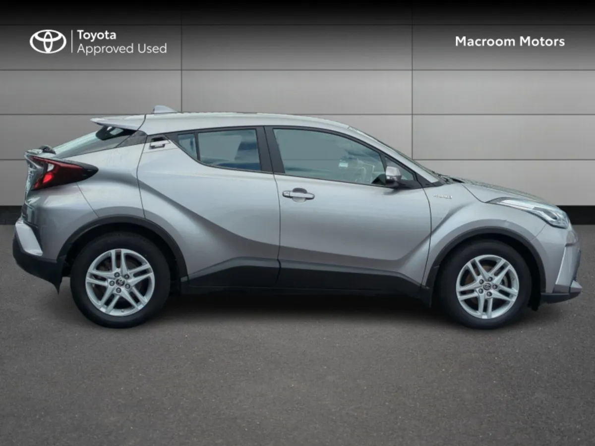 Toyota C-HR 1.8 HYBRID LUNA 4DR AUTO - Image 3