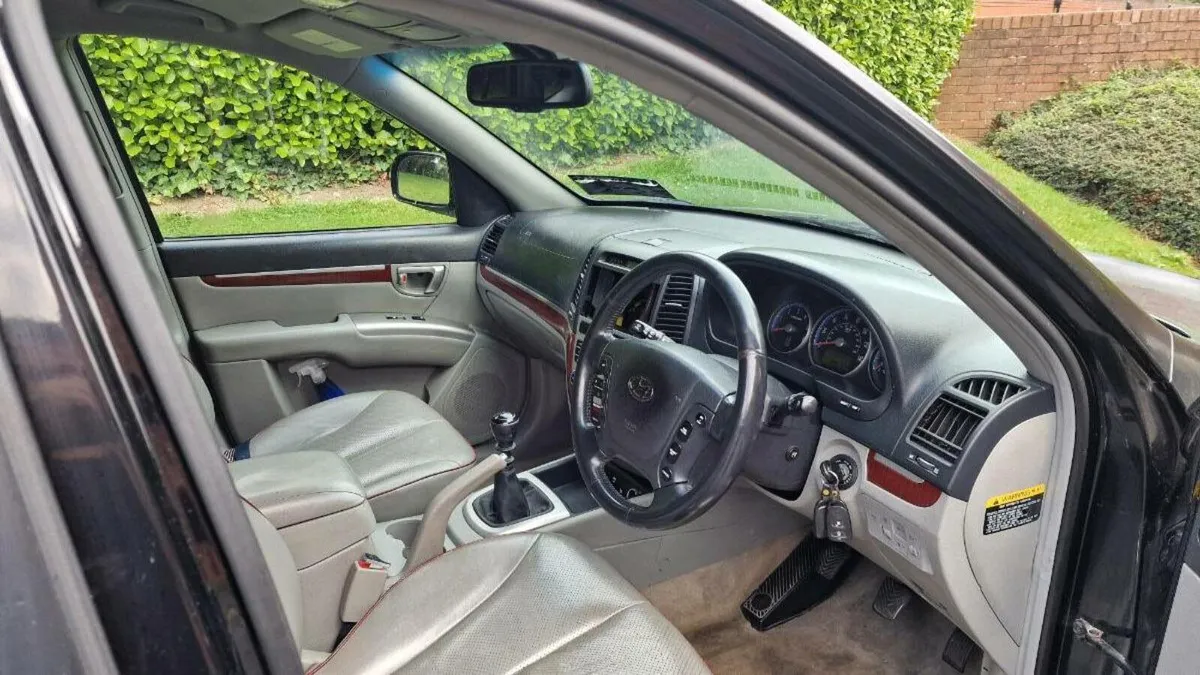 Car - Image 2