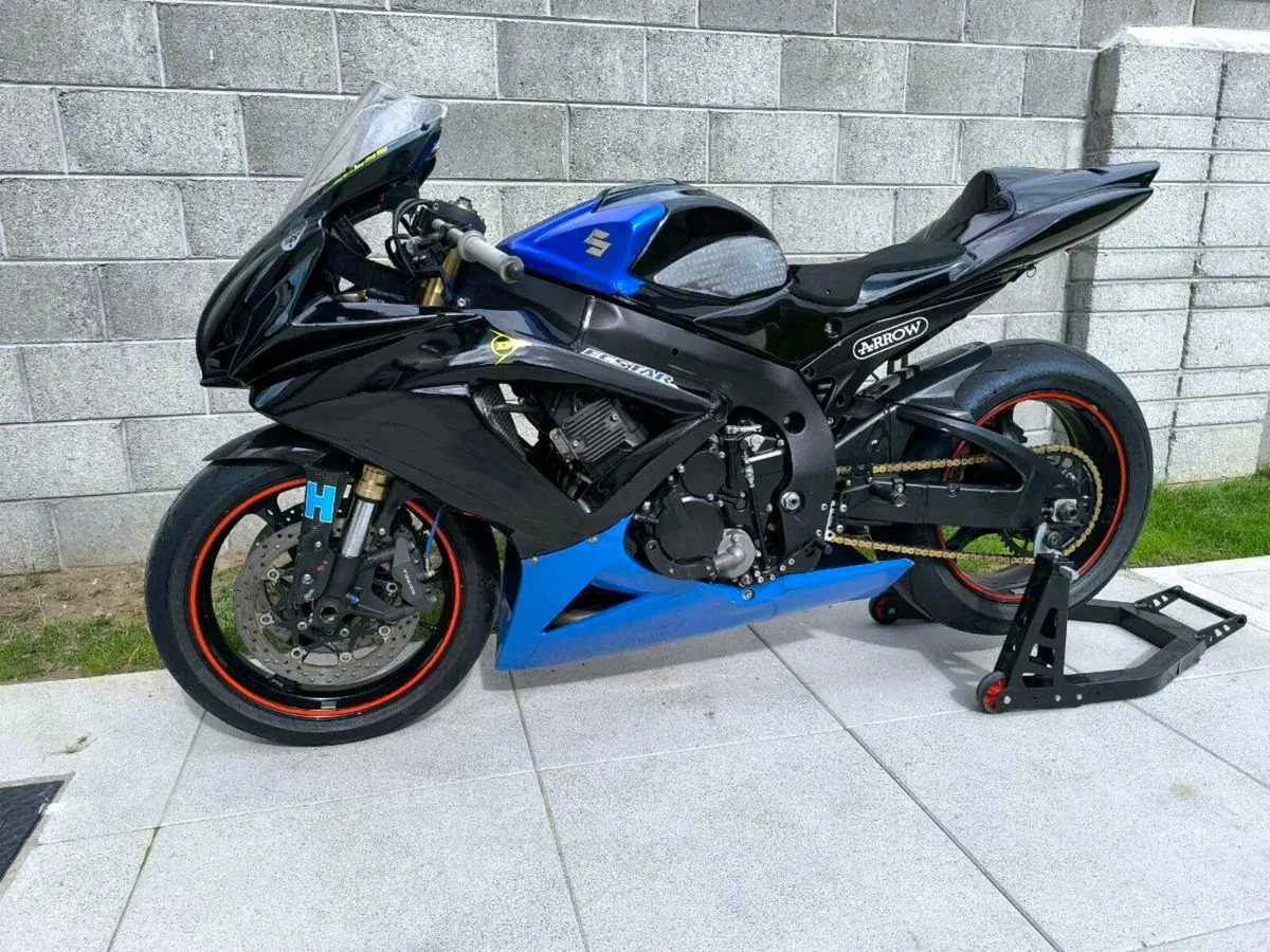 Suzuki GSXR K7 Track Bike - Image 2