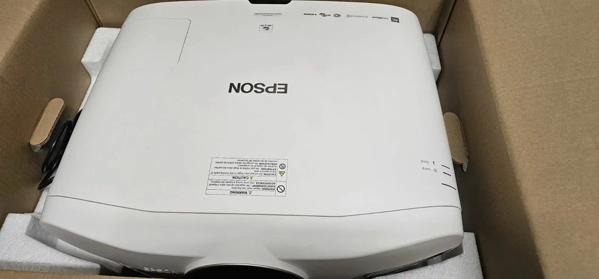 Epson PowerLite Home Cinema 5040UB 3LCD Projector - Image 1