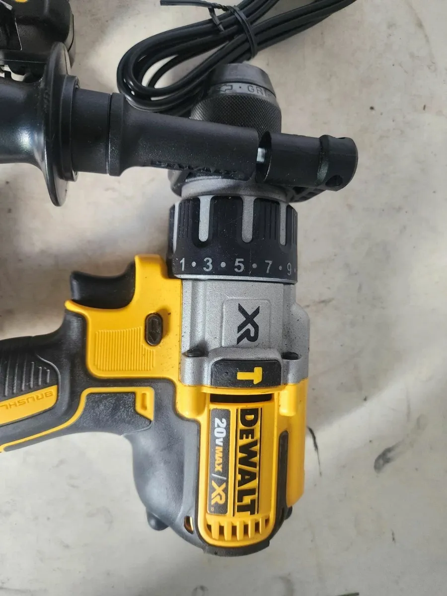 DEWALT 20V MAX XR Cordless 3-Speed Hammer Drill - Image 2