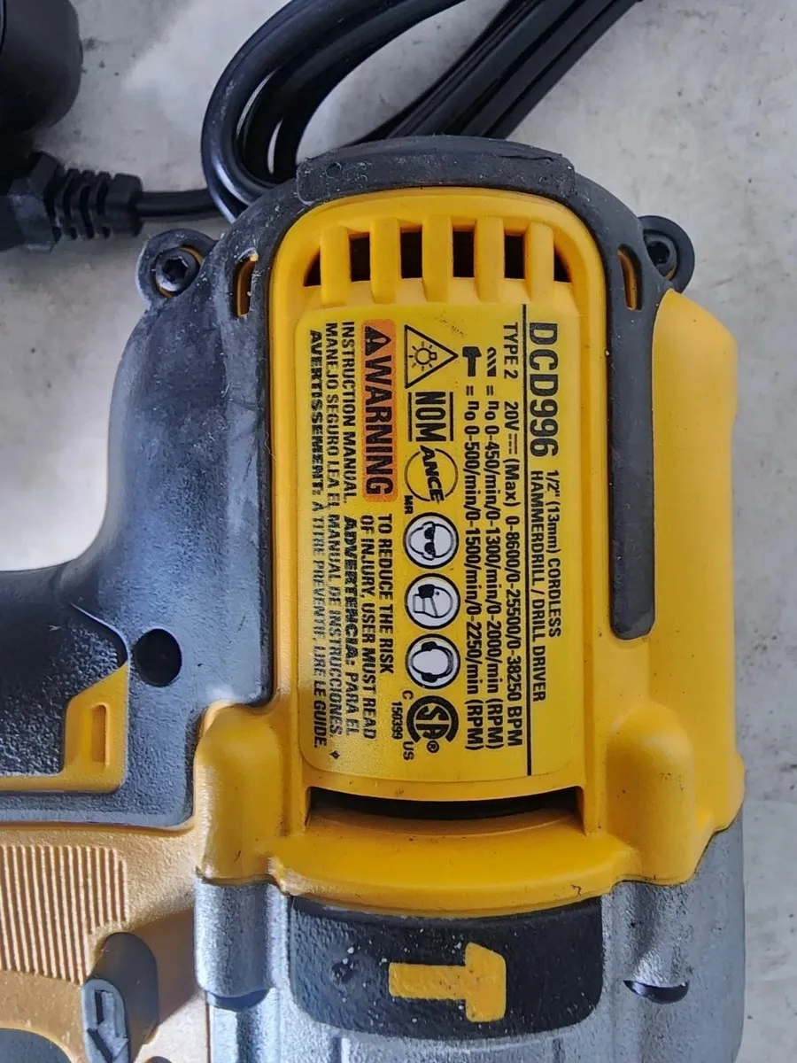 DEWALT 20V MAX XR Cordless 3-Speed Hammer Drill - Image 4