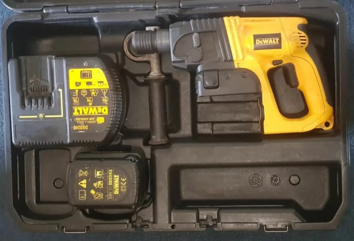 DeWalt 24V SDS Cordless Hammer Drill DW005 - Image 2