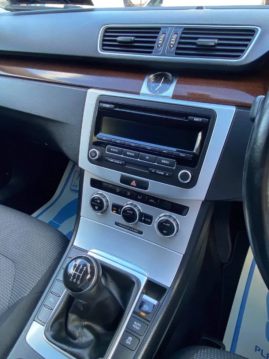 Volkswagen Passat 2014 - Image 4
