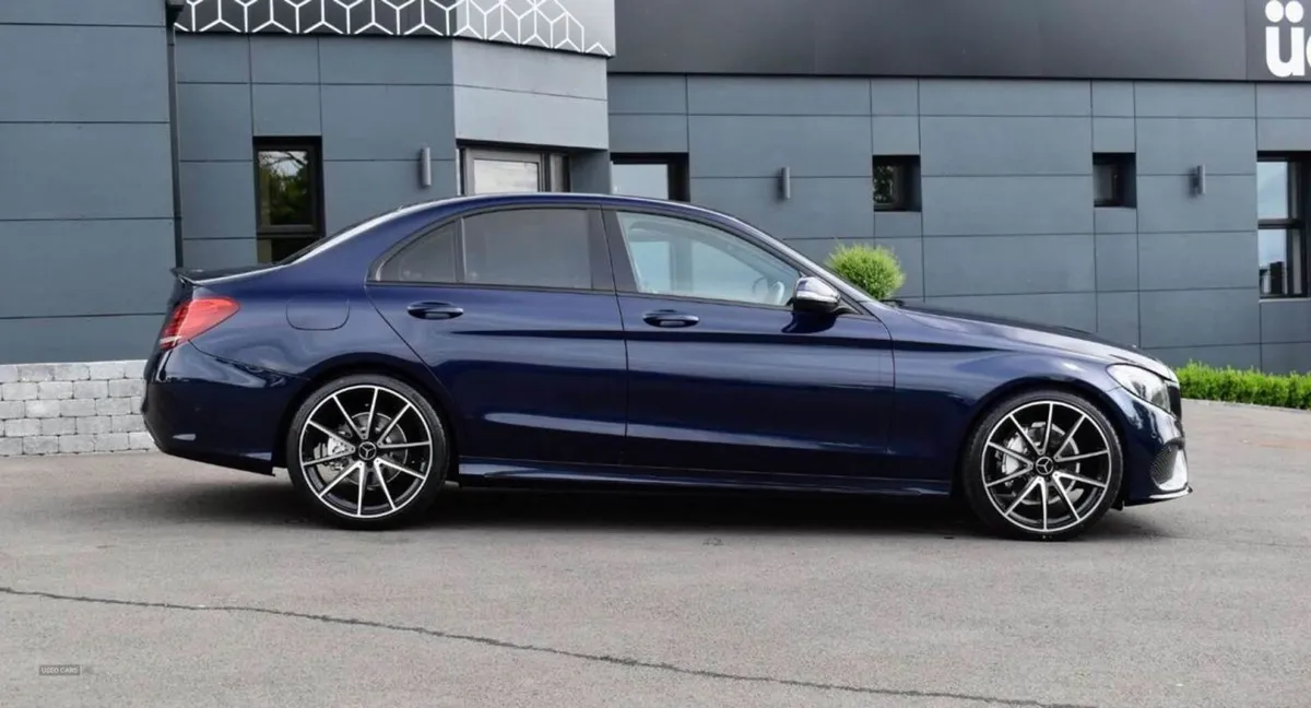 Mercedes-Benz C-Class 2.1 C220d AMG Line - Image 4