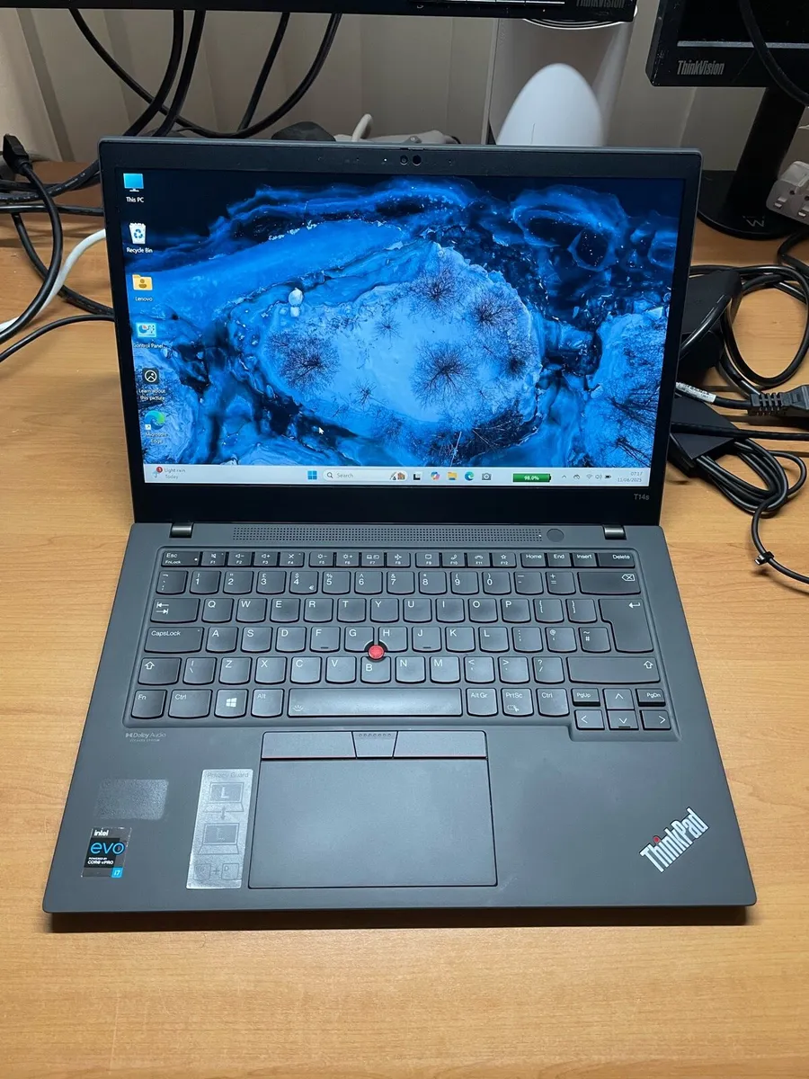 Lenovo T14s i7 pro 16-512ssd win 11 pro - Image 1