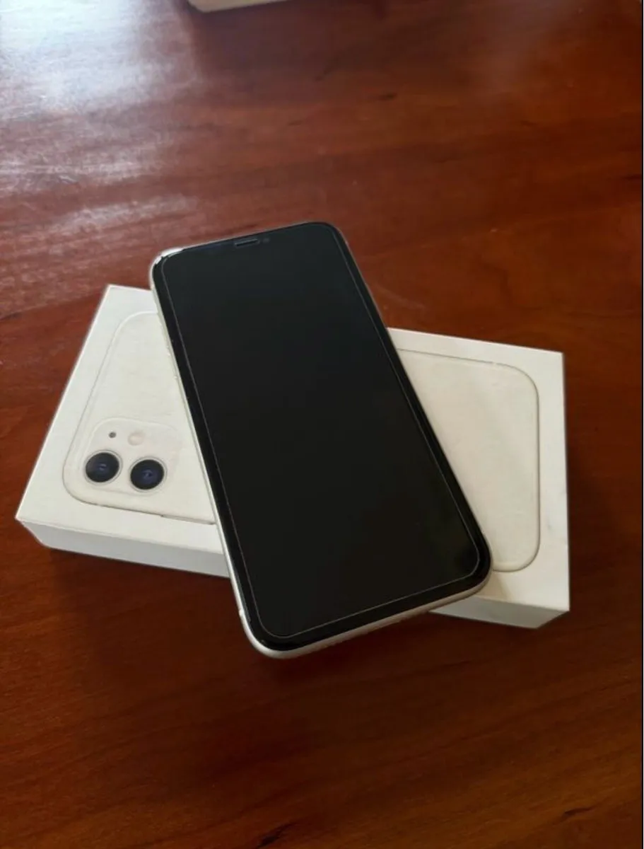 iPhone 11 unlocked - Image 1