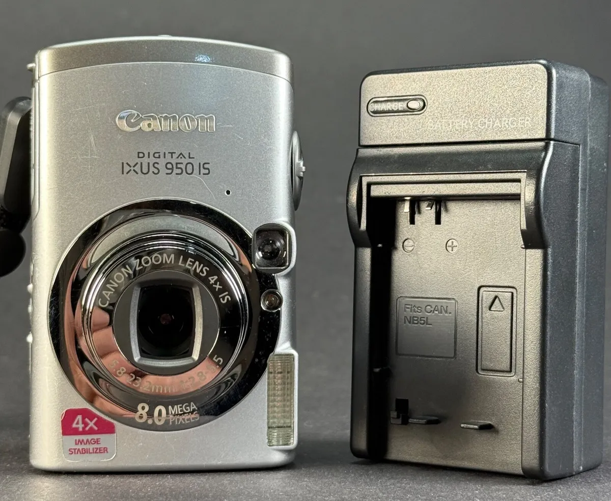 Canon Digital IXUS 950 IS - Image 1