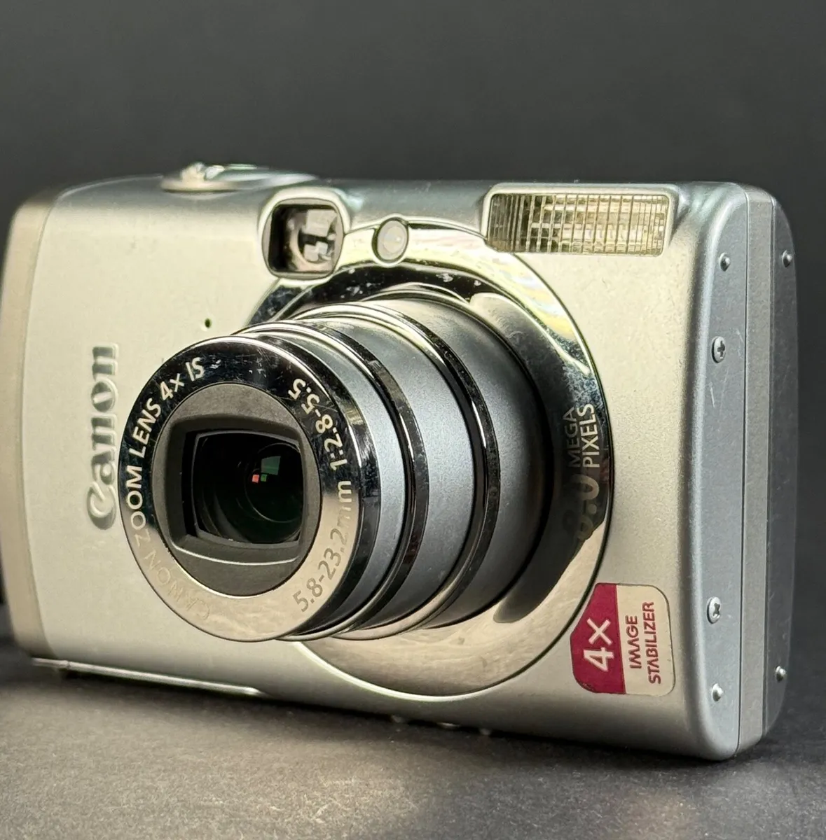 Canon Digital IXUS 950 IS - Image 2