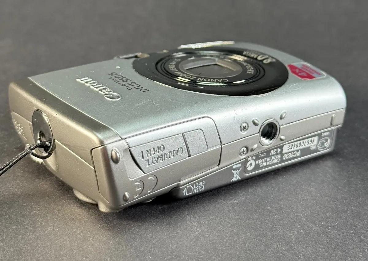 Canon Digital IXUS 950 IS - Image 4