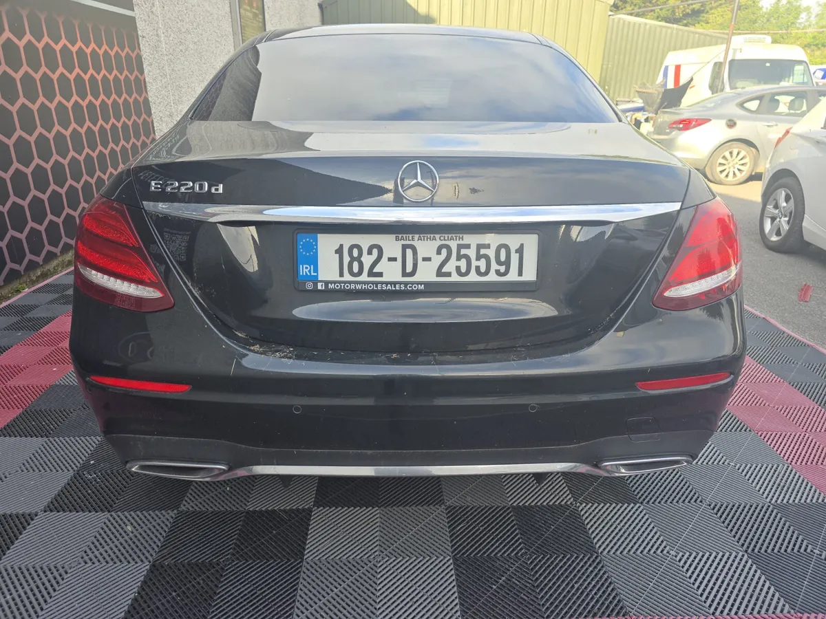 182 Mercedes-Benz E220D AMG LINE - Image 4