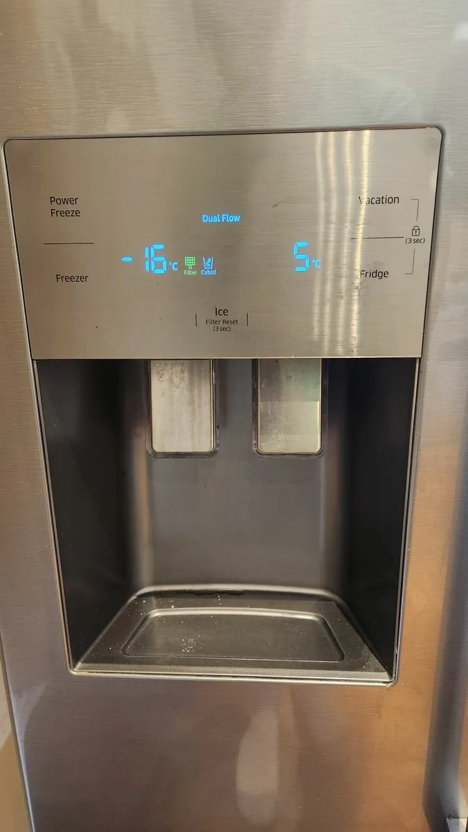Fridge (Samsung RS50N3513SA) - Image 2