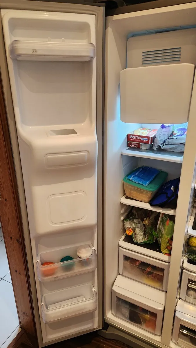 Fridge (Samsung RS50N3513SA) - Image 3