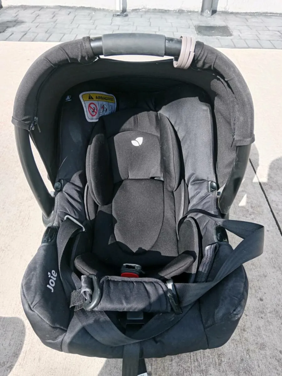 Joie infant car seat and isofix - Image 3