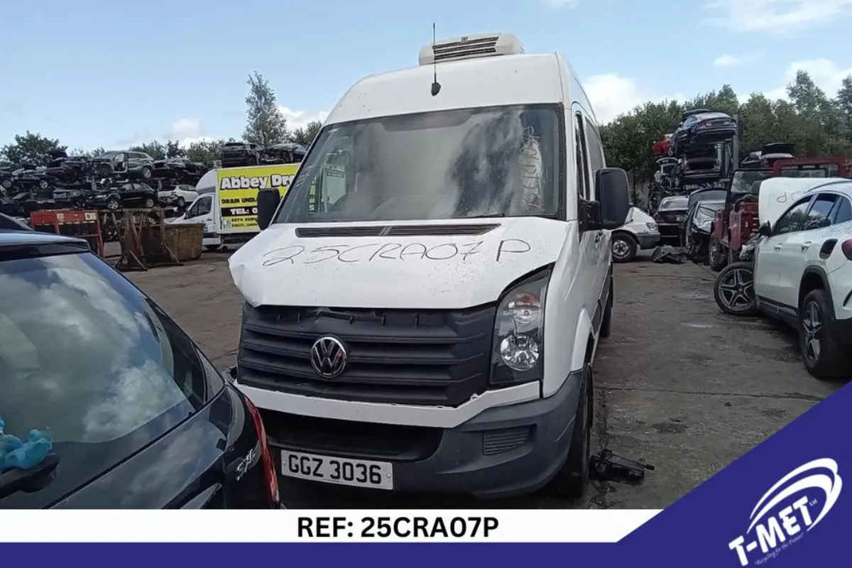 2017 VOLKSWAGEN CRAFTER BREAKING FOR PARTS - Image 2