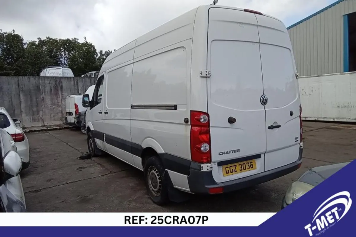 2017 VOLKSWAGEN CRAFTER BREAKING FOR PARTS - Image 4