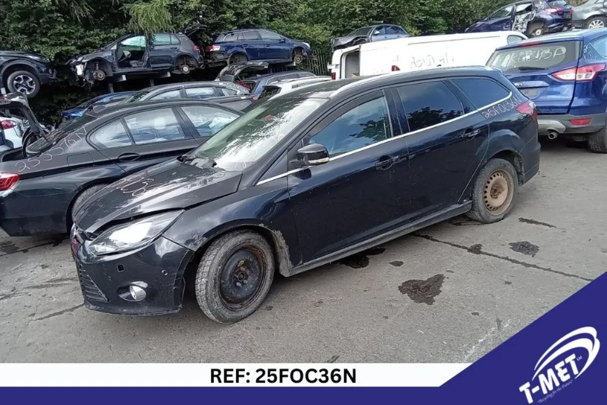 2011 FORD FOCUS BREAKING FOR PARTS - Image 3