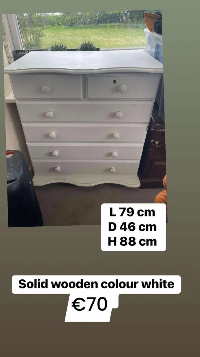 White and pine chest of drawers