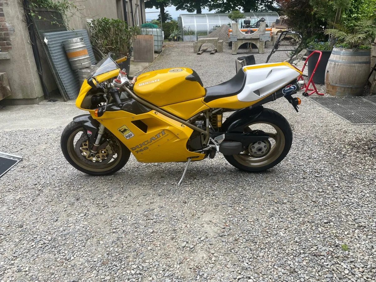 Ducati 748 sp - Image 3