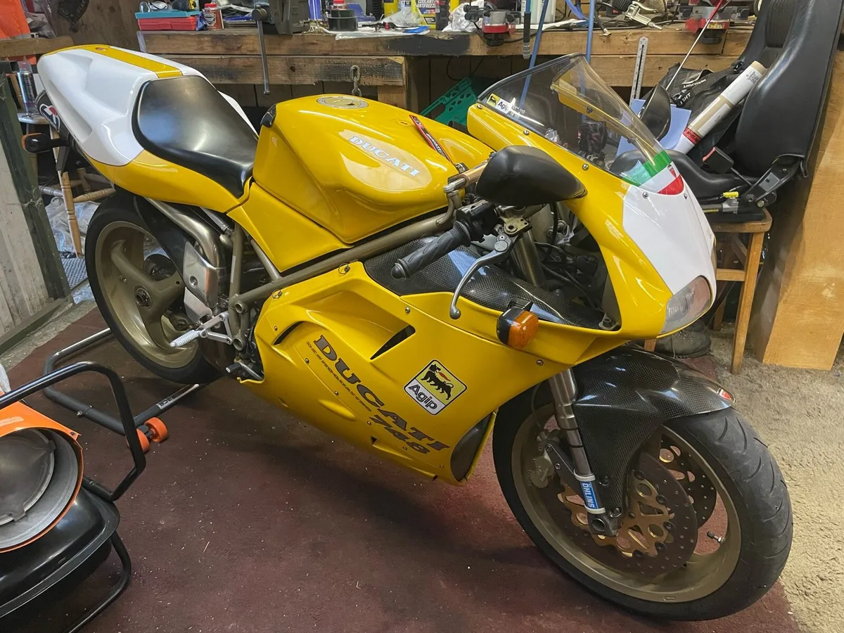 Ducati 748 sp - Image 4