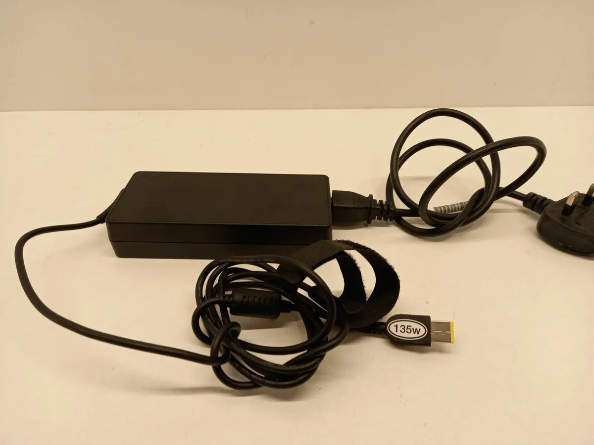Online Auction Of A Lenovo Thunderbolt 3 Dock - Image 2