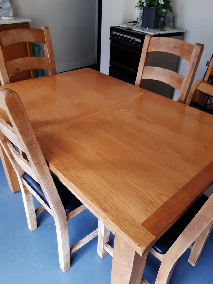 Table an 4 chairs - Image 4