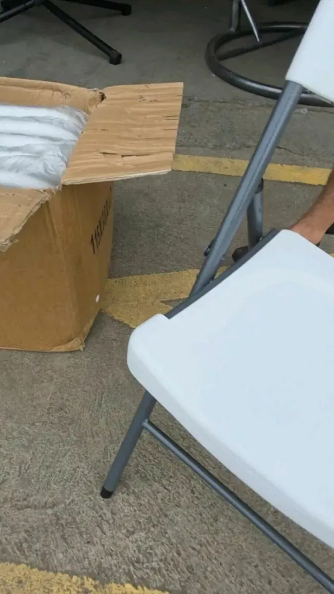 Foldable chair brand new - Image 2