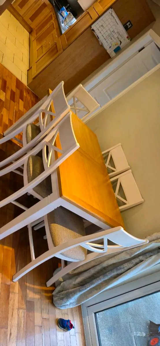 Solid Kitchen table - Image 2