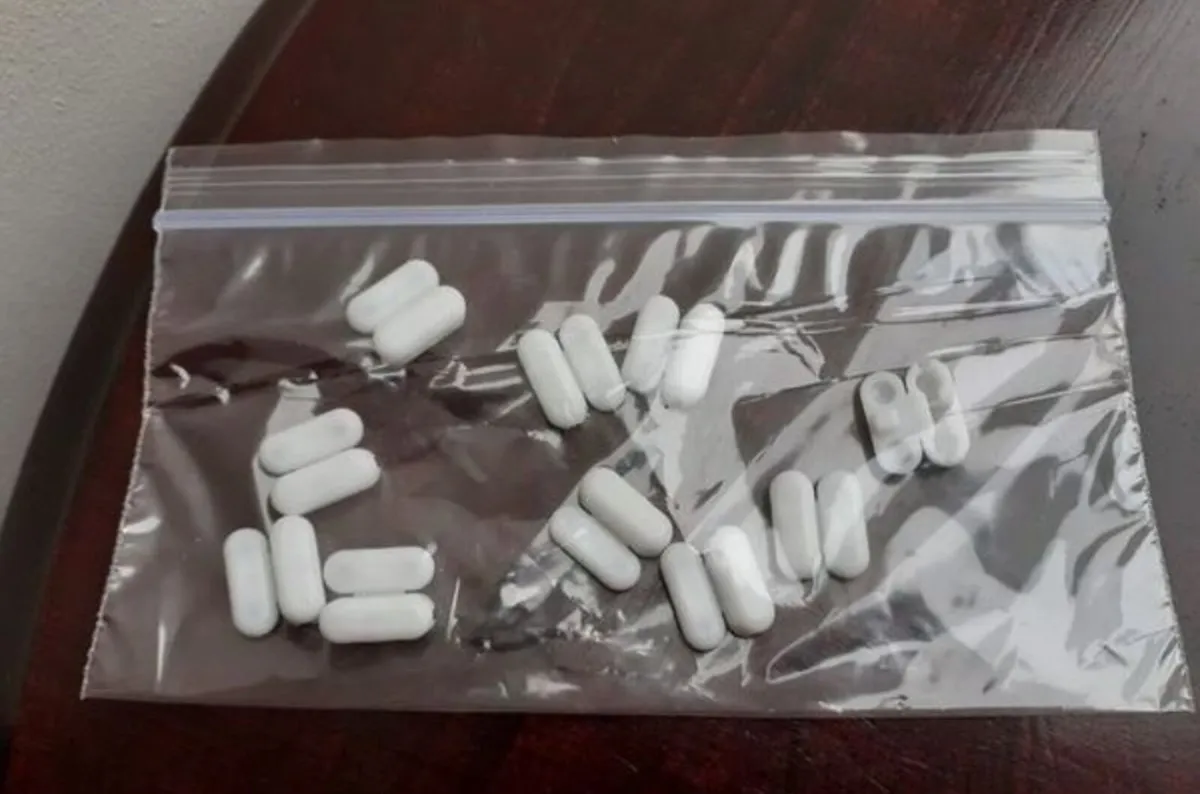 10 Blind Pull Cord Connectors - Image 1