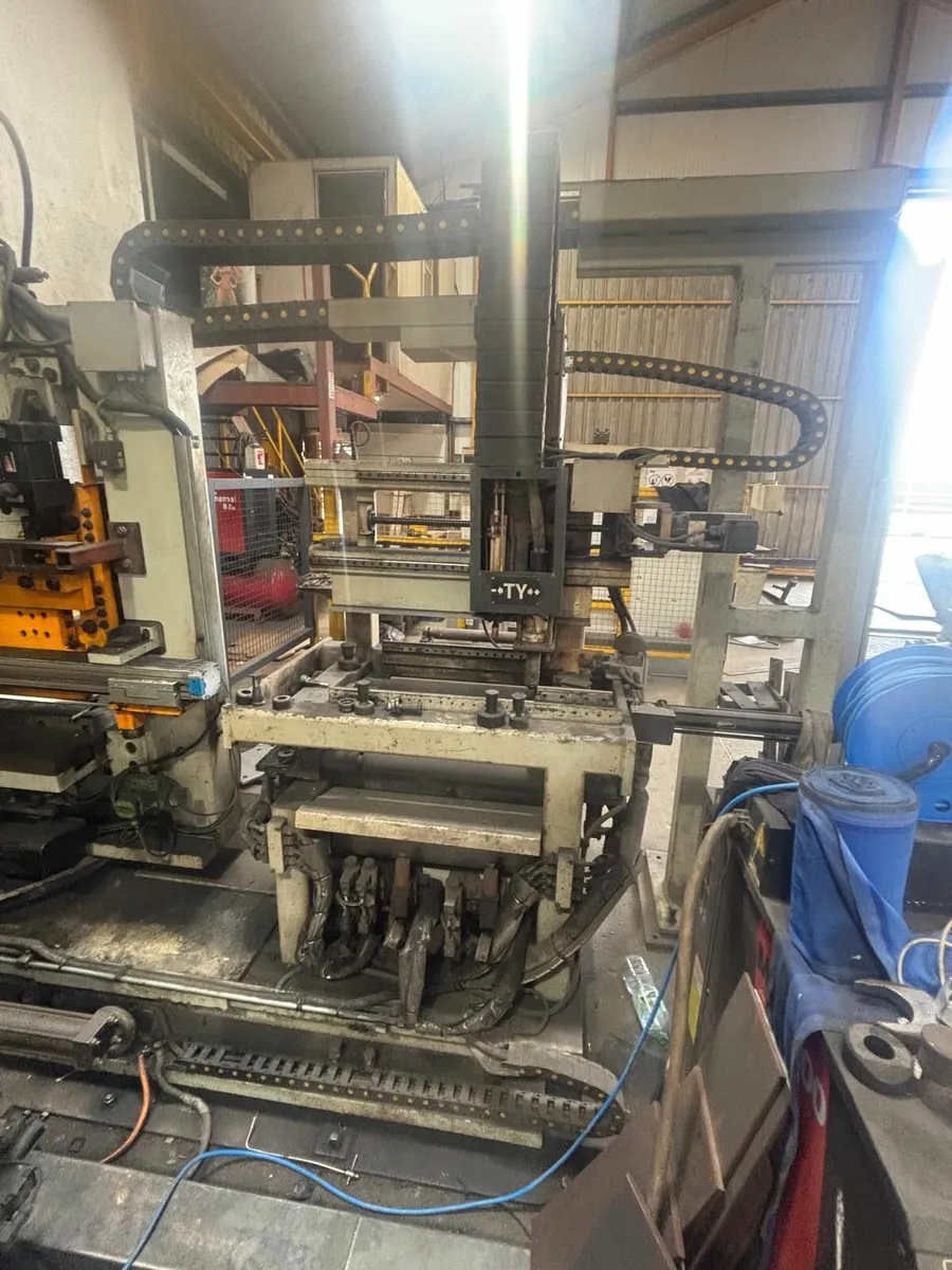 Ficep Tipo D8 - CNC Plate Punch & Shear Line - Image 4