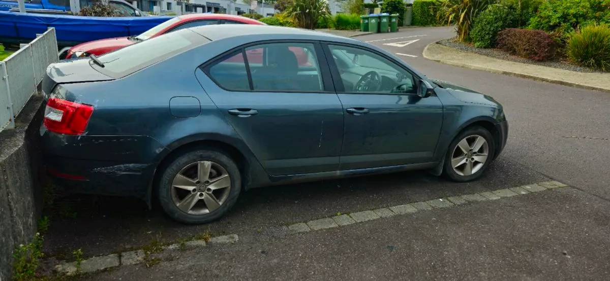 Skoda octavia low miles - Image 3